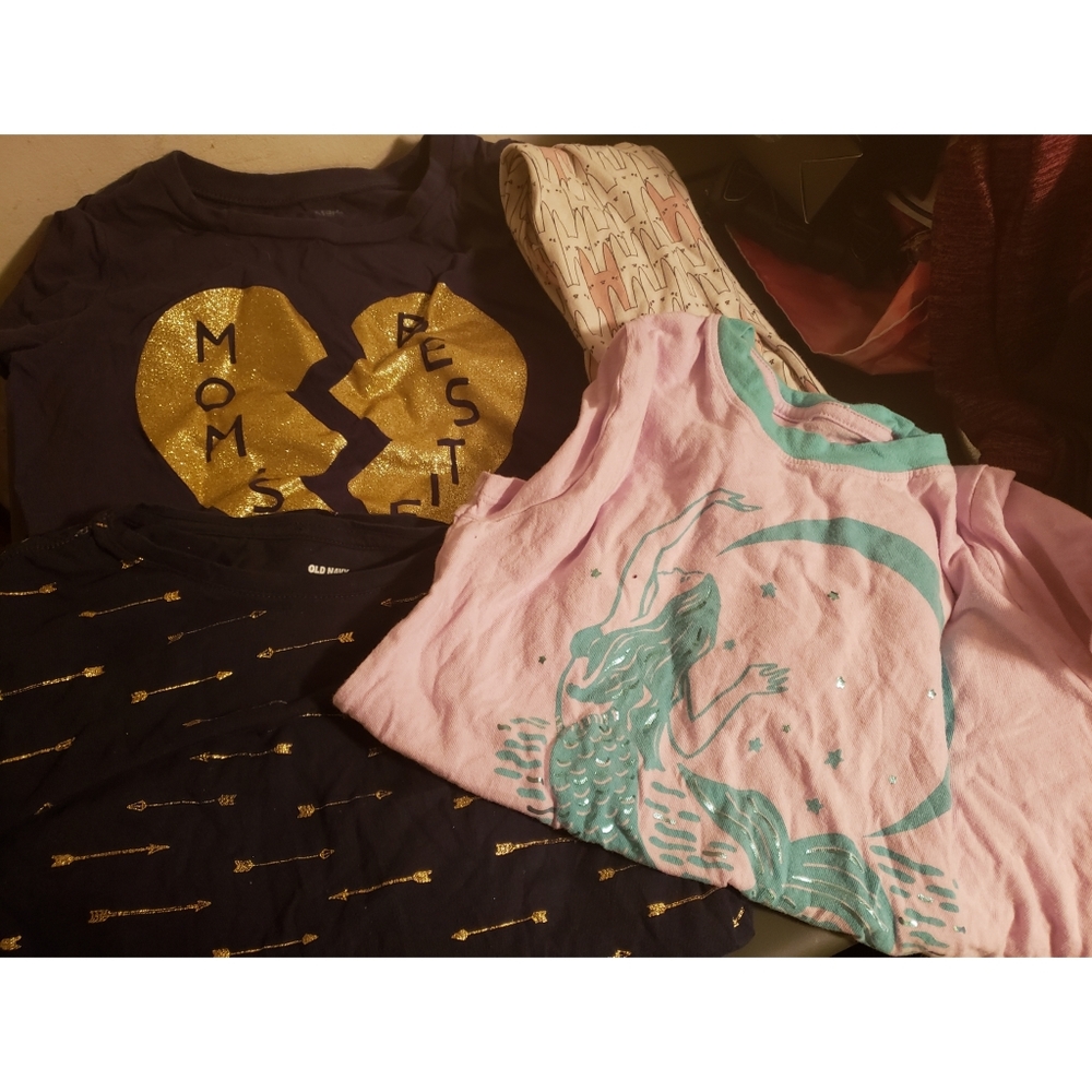 Girls clothing lot size 7/8 3 shirts, 1 leggings
